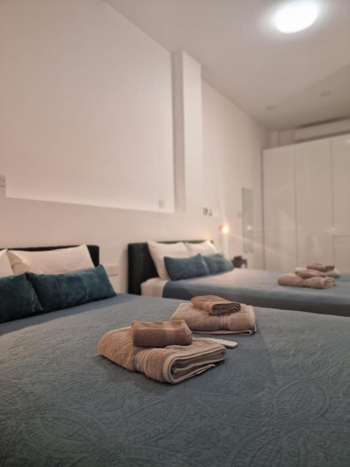 Royal Stay Luxury Homes Paphos ภายนอก รูปภาพ