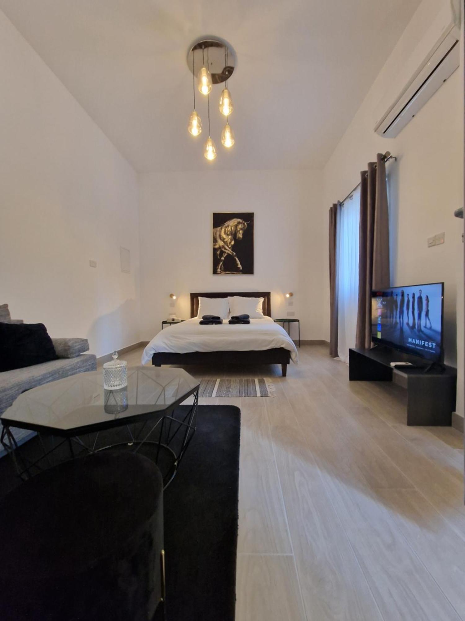 Royal Stay Luxury Homes Paphos ห้อง รูปภาพ